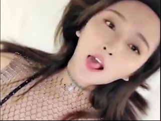 ASHEMALETUBE @ A Chinese Transgender Woman Named Jin Masturbates